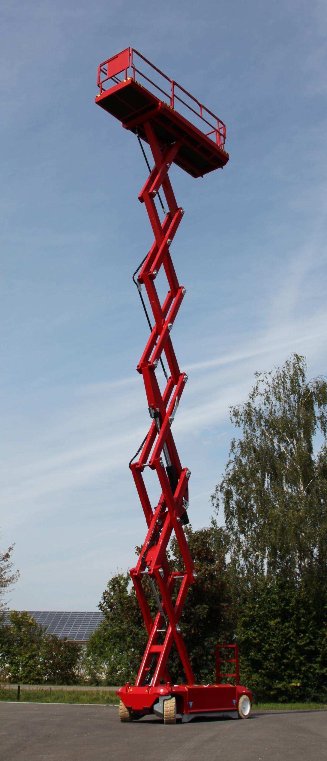 PB S171-12ES / Self Leveling Narrow Electric Scissorlift 17m - Image 2